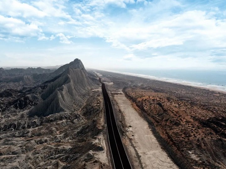 جاده بریس | مسیر تماشایی میان کوه‌های مریخی و دریای عمان